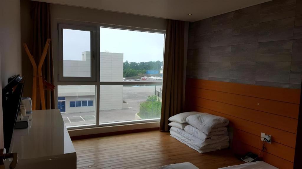 Ewha Hotel Jeju Exteriör bild