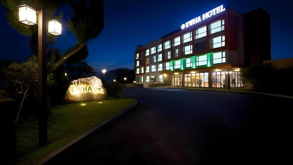Ewha Hotel Jeju Exteriör bild
